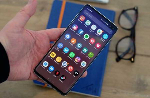 Обзор Samsung Galaxy S10 Plus: универсальный телефон со всем необходимым Обзор Samsung Galaxy S10 Plus: универсальный телефон со всем необходимым