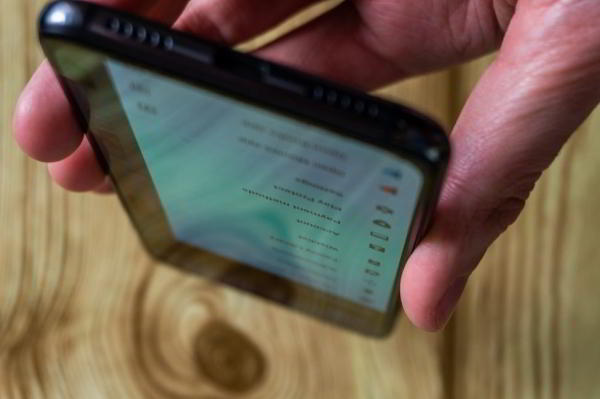 Обзор Xiaomi Mi 9 SE - компактный и немного упрощенный флагман Обзор Xiaomi Mi 9 SE - компактный и немного упрощенный флагман