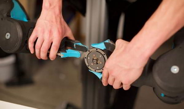 Робот Blue — живые руки для искусственного интеллекта Робот Blue — живые руки для искусственного интеллекта