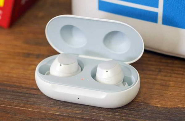 Обзор Samsung Galaxy Buds: долгожданных беспроводных наушников Обзор Samsung Galaxy Buds: долгожданных беспроводных наушников