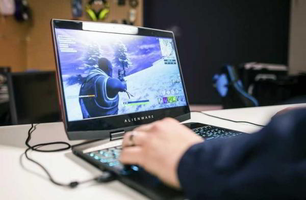 Обзор Alienware m15 серьёзного игрового ноутбука Обзор Alienware m15 серьёзного игрового ноутбука