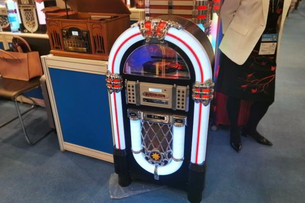 Здесь покупают то, что вы купите завтра Здесь покупают то, что вы купите завтра