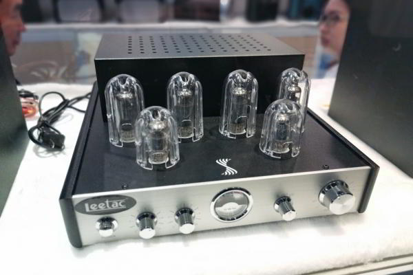 Здесь покупают то, что вы купите завтра Здесь покупают то, что вы купите завтра