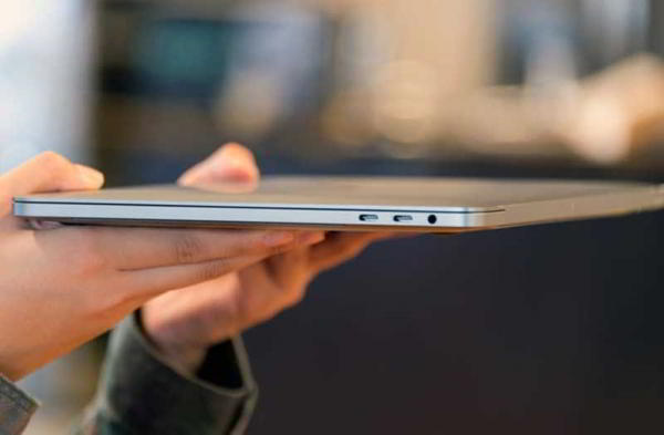 Обзор Apple MacBook Pro 13 с тачбаром — красивого и несовершенного ноутбука Обзор Apple MacBook Pro 13 с тачбаром — красивого и несовершенного ноутбука