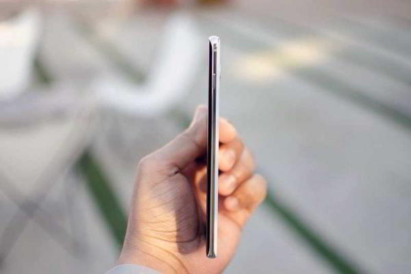 Обзор Samsung Galaxy S10 Plus: универсальный телефон со всем необходимым Обзор Samsung Galaxy S10 Plus: универсальный телефон со всем необходимым