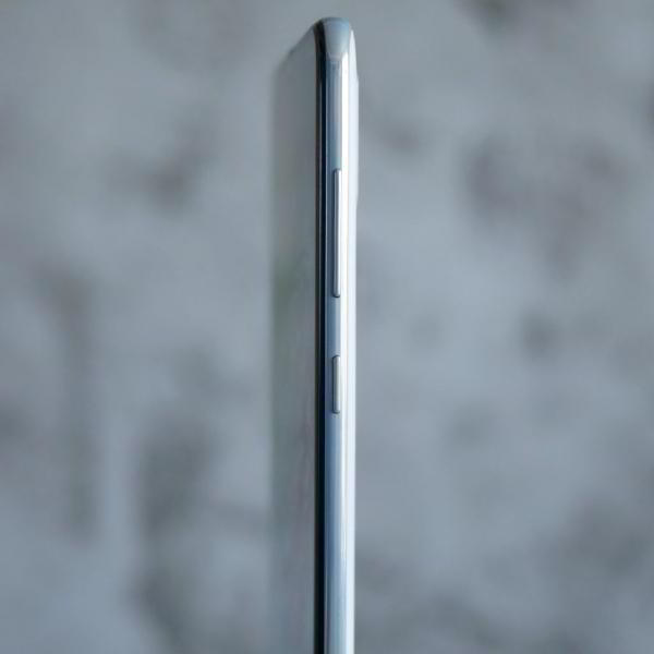 Обзор смартфона Samsung Galaxy A70: внушительный экран и емкая батарея Обзор смартфона Samsung Galaxy A70: внушительный экран и емкая батарея