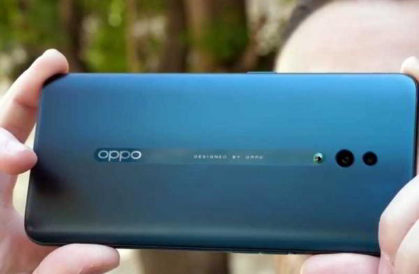 Обзор Oppo Reno: уникальный телефон с выдвижной камерой Обзор Oppo Reno: уникальный телефон с выдвижной камерой