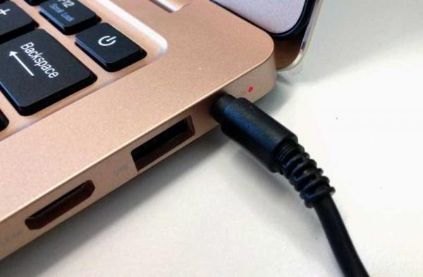 Обзор YEPO 737A: недорогой ноутбук с тонкими краями Обзор YEPO 737A: недорогой ноутбук с тонкими краями