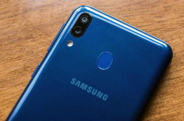 Обзор Samsung Galaxy M20: угроза смартфонам Xiaomi и Huawei Обзор Samsung Galaxy M20: угроза смартфонам Xiaomi и Huawei