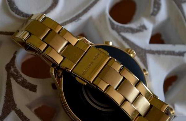 Обзор Michael Kors Access Runway: функциональные и модные умные часы Обзор Michael Kors Access Runway: функциональные и модные умные часы