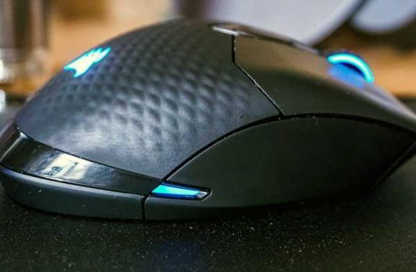 Обзор Corsair Dark Core SE большой беспроводной мыши Обзор Corsair Dark Core SE большой беспроводной мыши