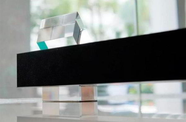 Первый обзор Meizu Gravity: иллюзия парящая в воздухе Первый обзор Meizu Gravity: иллюзия парящая в воздухе