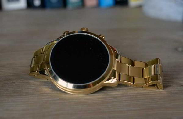 Обзор Michael Kors Access Runway: функциональные и модные умные часы Обзор Michael Kors Access Runway: функциональные и модные умные часы