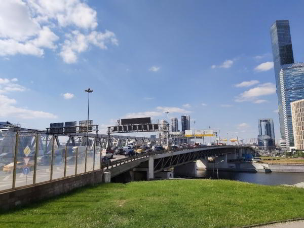 Обзор Samsung Galaxy A70: смартфон с огромным экраном и мощной батареей Обзор Samsung Galaxy A70: смартфон с огромным экраном и мощной батареей