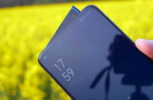 Обзор Oppo Reno: уникальный телефон с выдвижной камерой Обзор Oppo Reno: уникальный телефон с выдвижной камерой