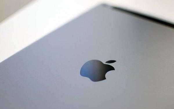 Обзор Apple iPad (2018) — Новый iPad почти не обновлён, но остаётся королём планшетов Обзор Apple iPad (2018) — Новый iPad почти не обновлён, но остаётся королём планшетов