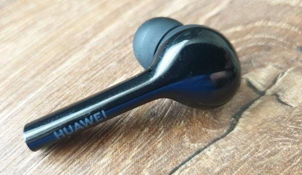 Обзор гарнитуры Huawei FreeBuds Lite. Полностью беспроводная красотка