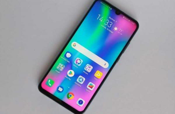 Обзор Honor 10 Lite: бюджетный телефон с потрясной внешностью Обзор Honor 10 Lite: бюджетный телефон с потрясной внешностью