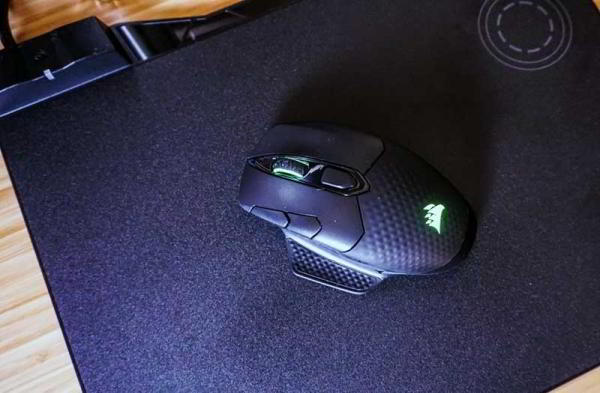 Обзор Corsair Dark Core SE большой беспроводной мыши Обзор Corsair Dark Core SE большой беспроводной мыши