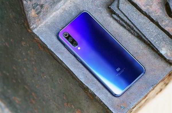 Обзор Xiaomi Mi 9 SE уменьшенной версии флагмана Обзор Xiaomi Mi 9 SE уменьшенной версии флагмана