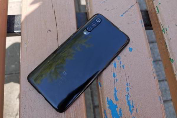 Обзор Xiaomi Mi 9: недорогой флагман Обзор Xiaomi Mi 9: недорогой флагман