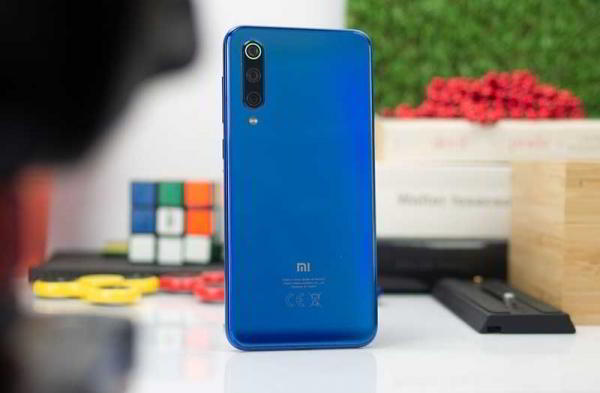 Обзор Xiaomi Mi 9 SE уменьшенной версии флагмана Обзор Xiaomi Mi 9 SE уменьшенной версии флагмана