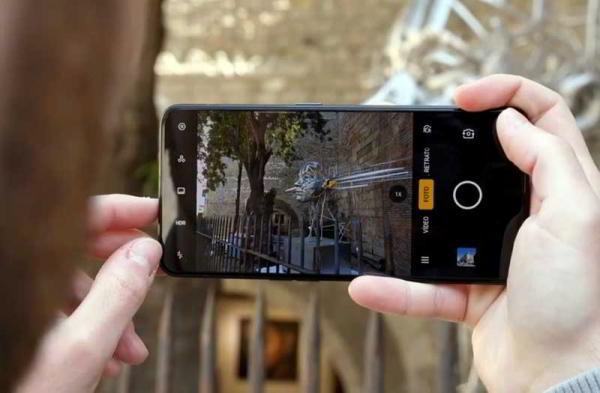 Обзор Oppo Reno: уникальный телефон с выдвижной камерой Обзор Oppo Reno: уникальный телефон с выдвижной камерой