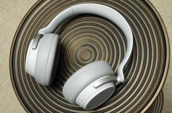 Первый обзор Microsoft Surface Headphones: детальный и сокрушающий звук Первый обзор Microsoft Surface Headphones: детальный и сокрушающий звук