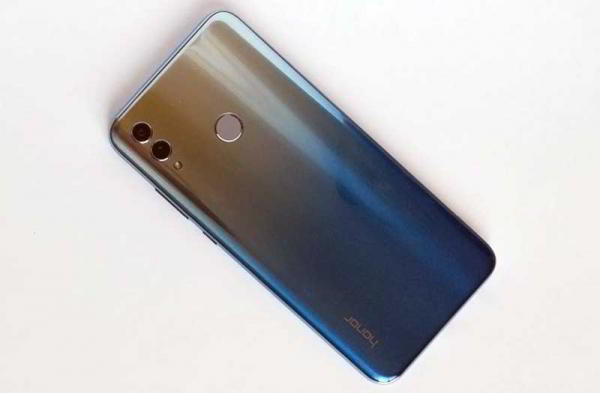 Обзор Honor 10 Lite: бюджетный телефон с потрясной внешностью Обзор Honor 10 Lite: бюджетный телефон с потрясной внешностью