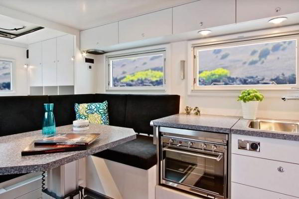 Action Mobil Zetros 5000 — дом на колесах для самых суровых путешественников Action Mobil Zetros 5000 — дом на колесах для самых суровых путешественников