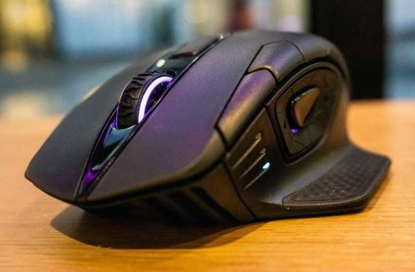 Обзор Corsair Dark Core SE большой беспроводной мыши Обзор Corsair Dark Core SE большой беспроводной мыши
