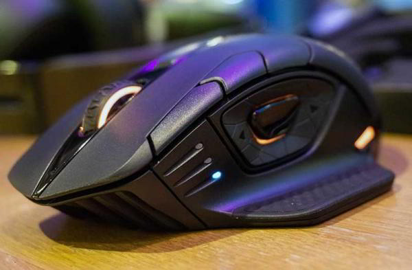 Обзор Corsair Dark Core SE большой беспроводной мыши Обзор Corsair Dark Core SE большой беспроводной мыши