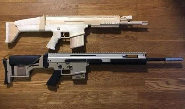 Неизвестный японский студент создает фантастические деревянные копии стрелкового оружия Неизвестный японский студент создает фантастические деревянные копии стрелкового оружия