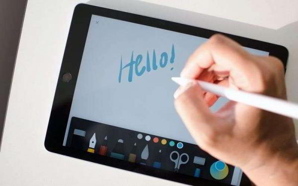 Обзор Apple iPad (2018) — Новый iPad почти не обновлён, но остаётся королём планшетов Обзор Apple iPad (2018) — Новый iPad почти не обновлён, но остаётся королём планшетов