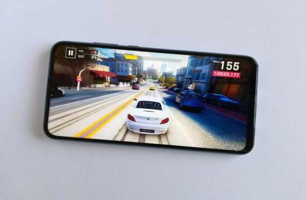 Обзор Honor 10 Lite: бюджетный телефон с потрясной внешностью Обзор Honor 10 Lite: бюджетный телефон с потрясной внешностью