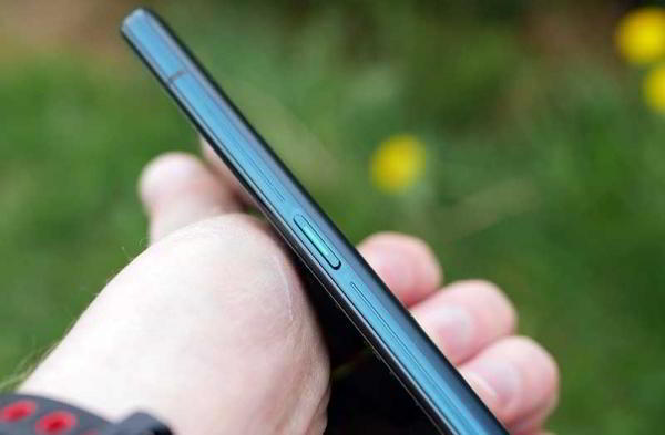 Обзор Oppo Reno: уникальный телефон с выдвижной камерой Обзор Oppo Reno: уникальный телефон с выдвижной камерой