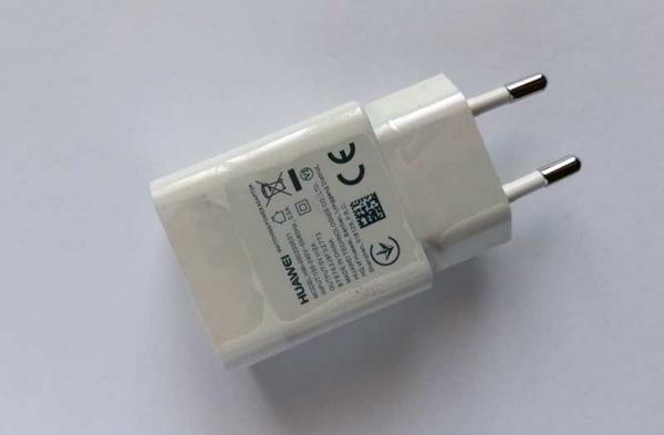 Обзор Honor 10 Lite: бюджетный телефон с потрясной внешностью Обзор Honor 10 Lite: бюджетный телефон с потрясной внешностью