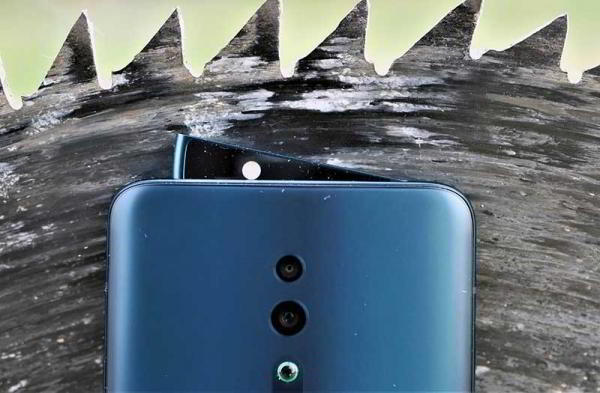 Обзор Oppo Reno: уникальный телефон с выдвижной камерой Обзор Oppo Reno: уникальный телефон с выдвижной камерой