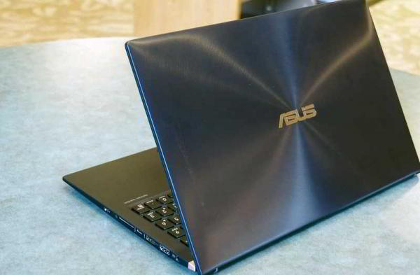 Обзор Asus ZenBook 15 UX533 производительного ноутбука в компактном корпусе Обзор Asus ZenBook 15 UX533 производительного ноутбука в компактном корпусе