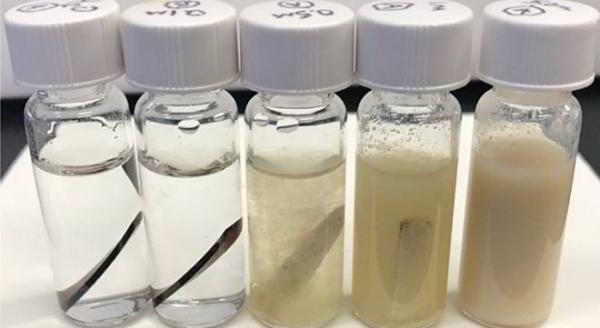 Ученые разработали пластик, который можно перерабатывать бесконечно Ученые разработали пластик, который можно перерабатывать бесконечно