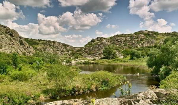 Вода отличается от всех известных нам жидкостей — и теперь мы знаем почему Вода отличается от всех известных нам жидкостей — и теперь мы знаем почему