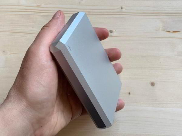 Обзор внешнего накопителя LaCie Mobile Drive (5TB) Обзор внешнего накопителя LaCie Mobile Drive (5TB)