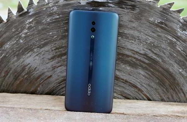 Обзор Oppo Reno: уникальный телефон с выдвижной камерой Обзор Oppo Reno: уникальный телефон с выдвижной камерой