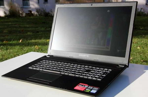 Обзор Gigabyte Sabre 17: мощного ноутбука среднего класса Обзор Gigabyte Sabre 17: мощного ноутбука среднего класса