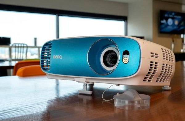 Обзор BenQ TK800: фантастический и яркий 4K домашний проектор Обзор BenQ TK800: фантастический и яркий 4K домашний проектор
