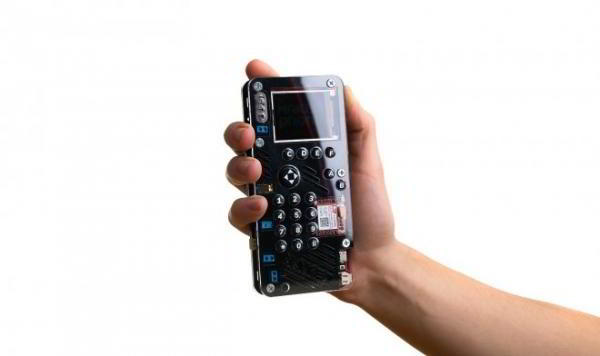 Набор MakerPhone позволит собрать и запрограммировать собственный смартфон Набор MakerPhone позволит собрать и запрограммировать собственный смартфон