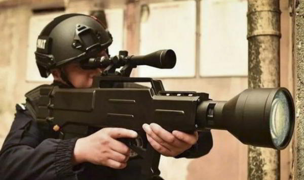 В Китае разработана лазерная штурмовая винтовка стоимостью 15000 долларов В Китае разработана лазерная штурмовая винтовка стоимостью 15000 долларов