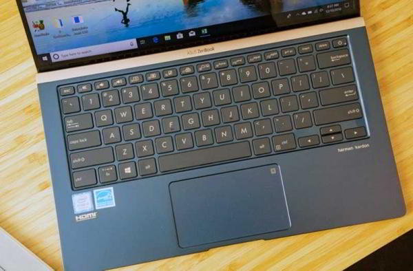 Обзор ноутбука Asus ZenBook 14 UX433 — хороший и немного особенный Обзор ноутбука Asus ZenBook 14 UX433 — хороший и немного особенный