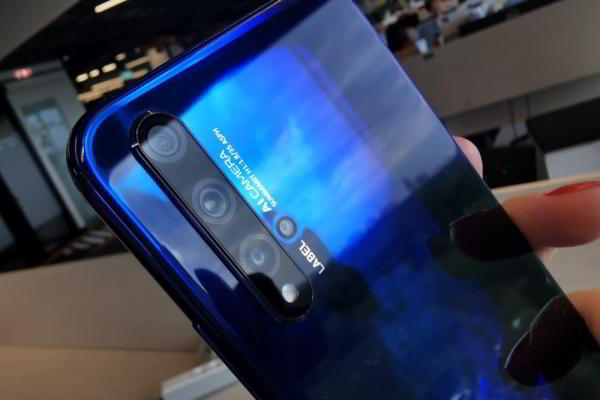 Первый взгляд на смартфоны Honor 20: грядут перемены Первый взгляд на смартфоны Honor 20: грядут перемены