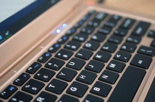 Обзор YEPO 737A: недорогой ноутбук с тонкими краями Обзор YEPO 737A: недорогой ноутбук с тонкими краями